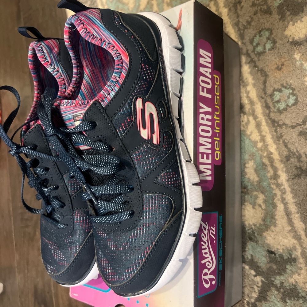 Skechers Women's Dark Blue and Pink Sneakers